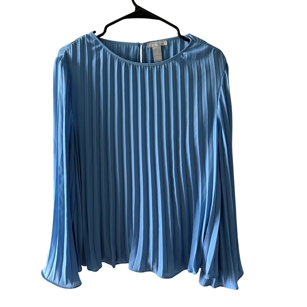 H&M Women Light Blue Pleated Long Sleeve Blouse Crew Neck Keyhole Back Size M